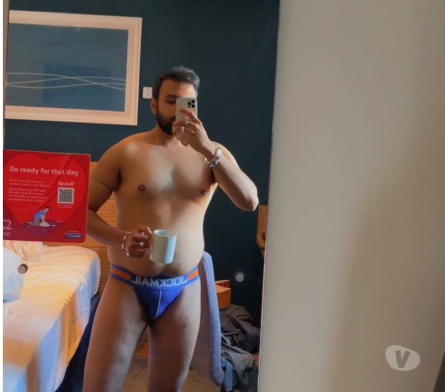  Gay massage East London Canning Town - East London - Photos for Young, hygienic, thick ass bottom available.