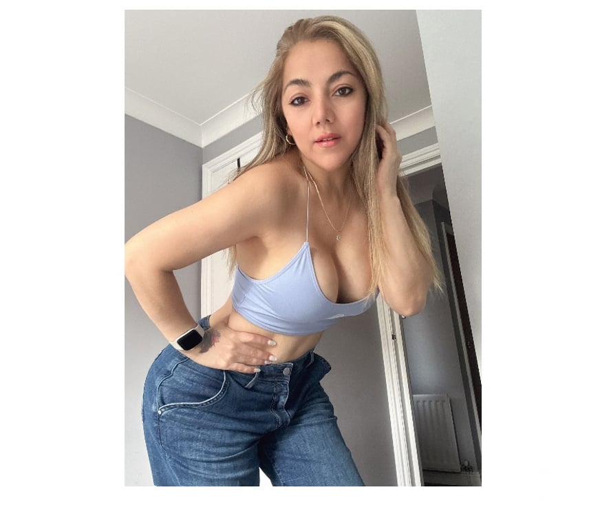 Escorts Hertfordshire Watford - Photos for PAULA PARTY 🥳 MILF COLOMBIAN