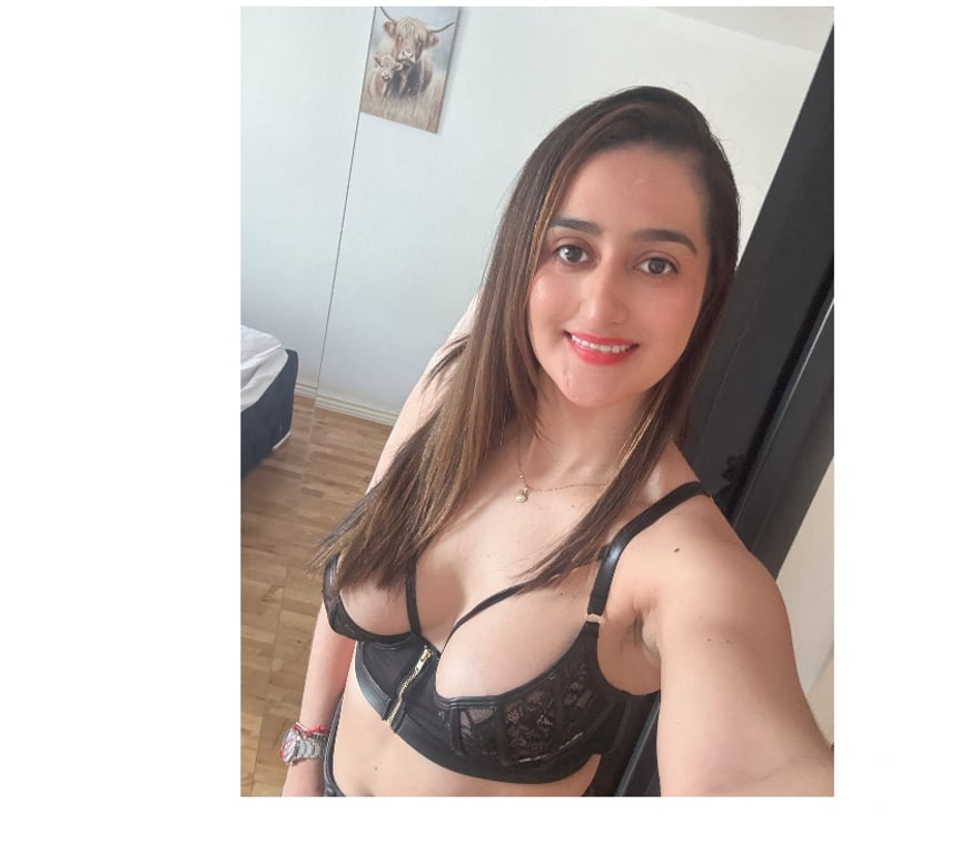Escorts Hertfordshire Watford - Photos for ELENA PARTY PARAGUAYAN GIRL