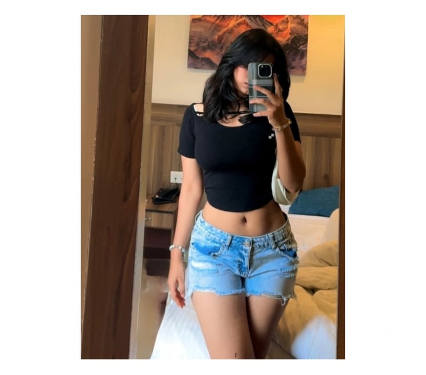 Escorts West London Hounslow - Photos for I'm an elegant Indian companion girl in Hounslow 💕