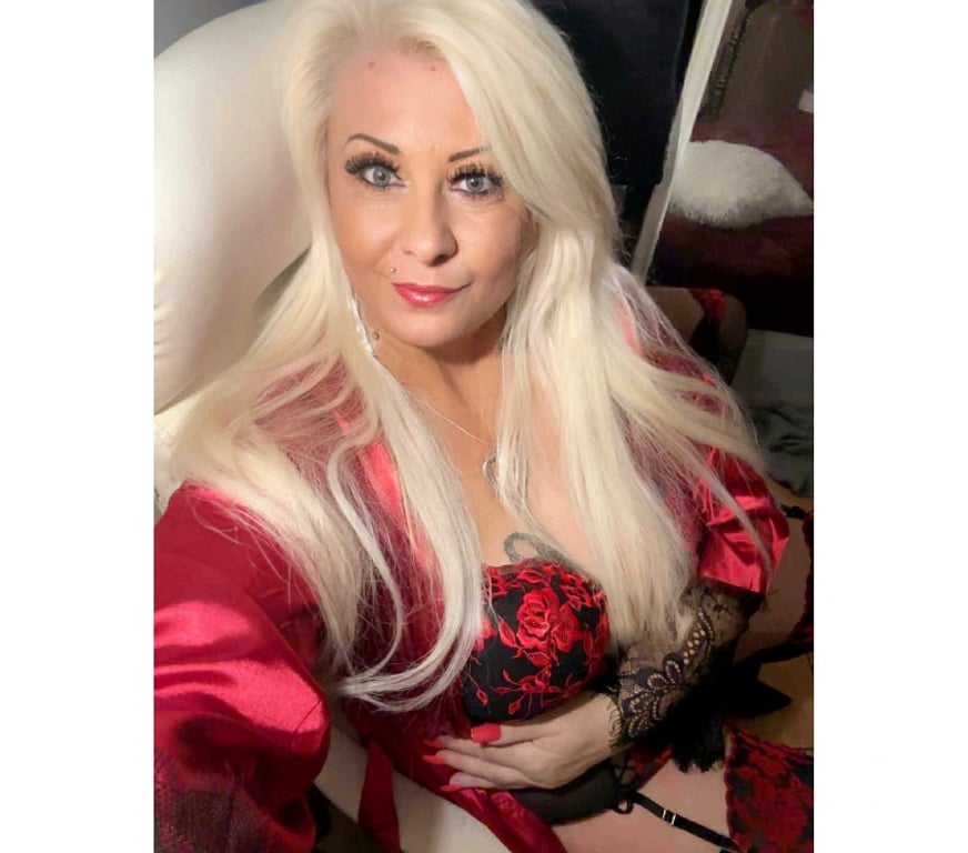 Escorts East London Havering - Photos for AMANDA HORNY MILF BIG NATURAL BOOBS RELAX KISS