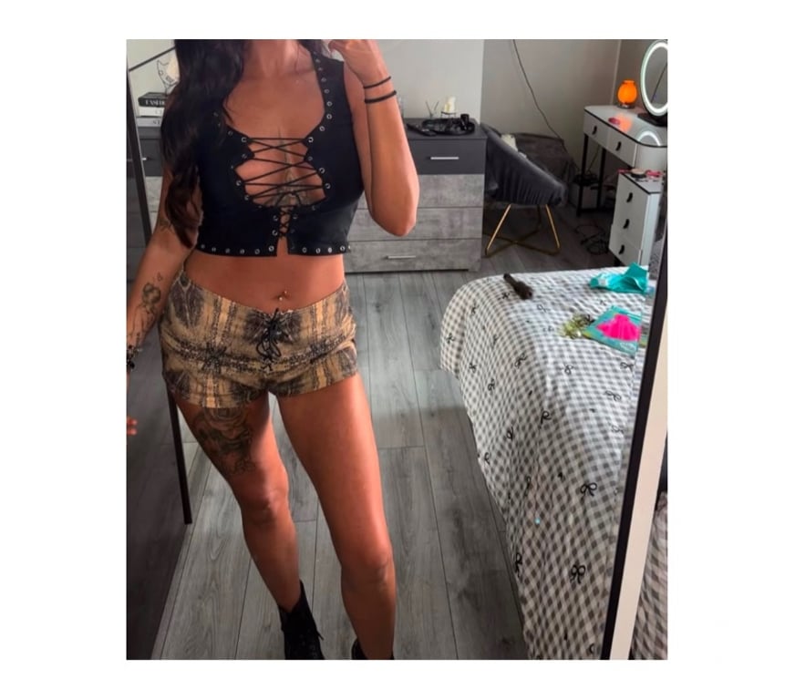 Adult Entertainment West Midlands Birmingham - Photos for RedHotRoxyXXXXX