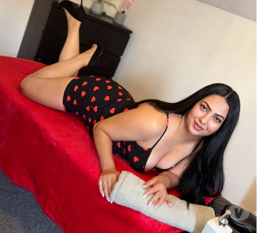 Escorts West Yorkshire Leeds - Photos for professional swedish full body massage by Amy