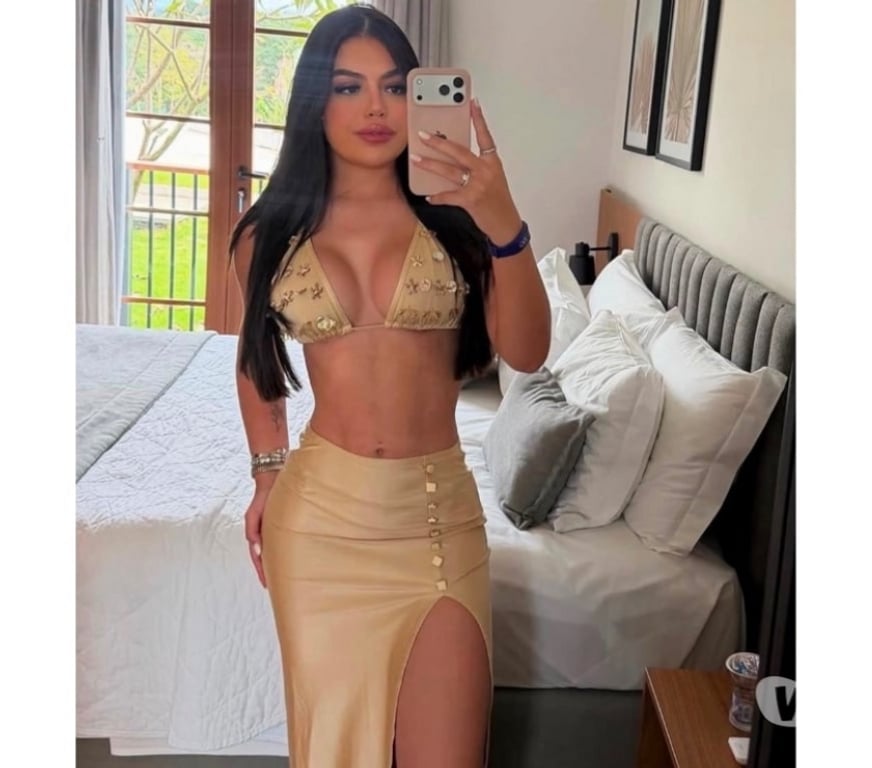 Escorts South West London Clapham Junction Station - South West London - Photos for Laura - Brazilian Partyy girl (extras)