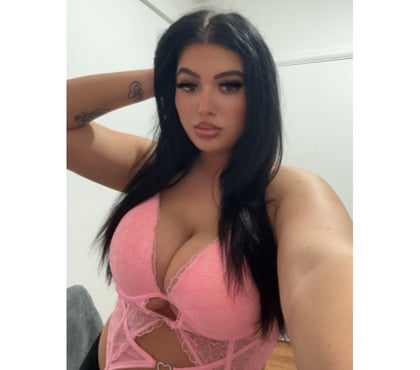  Escorts & Erotic Massage Windsor Windsor and Maidenhead - Photos for Lara💕Party💕Girl💕BIG BOOBS😍