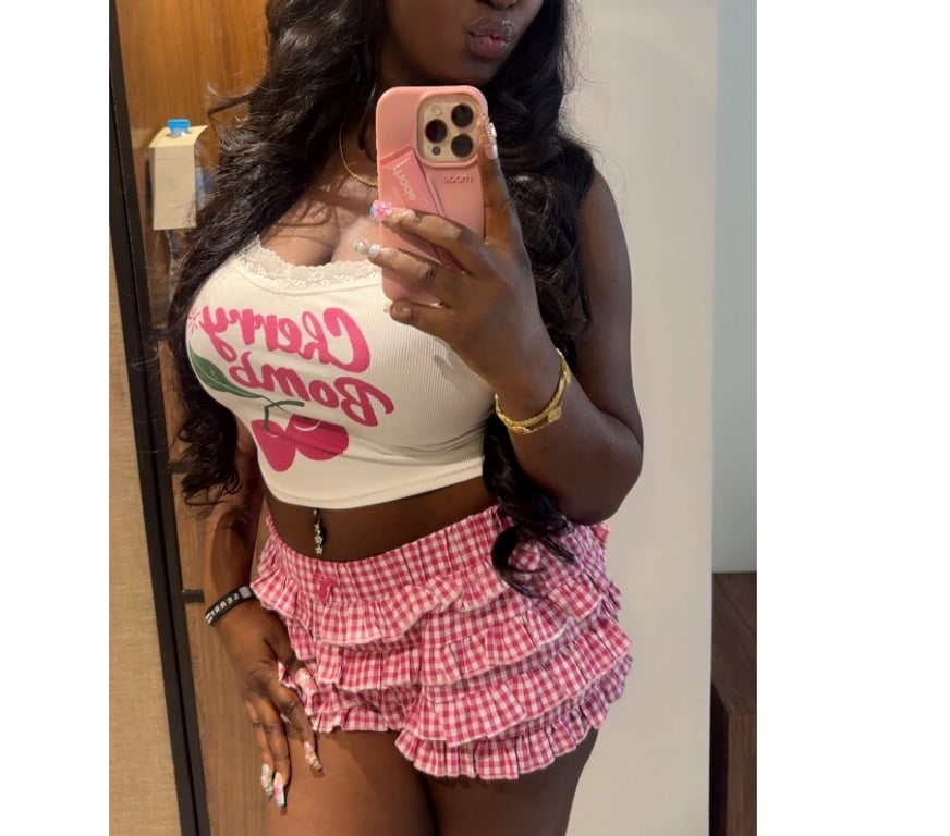 Escorts Essex Chelmsford - Photos for Your Sexy Black Barbie - Available today In CHELMSFORD !