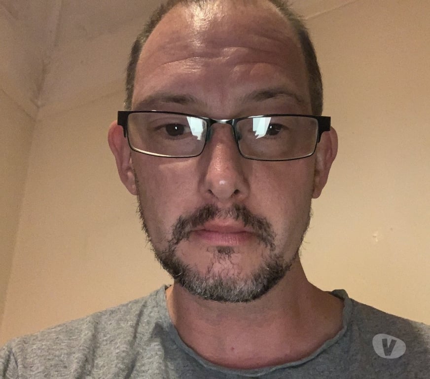 Local Swingers Surrey Waverley - Photos for A bi man wants to explore his bi ways