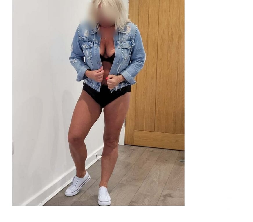 Escorts South Yorkshire Sheffield - Photos for Classy Mature Ivone - NEW IN THE AREA