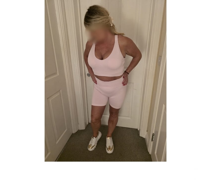 Escorts South Yorkshire Sheffield - Photos for Classy Mature Ivone - NEW IN THE AREA
