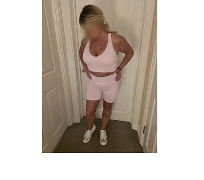 Escorts Sheffield City Centre Sheffield - Photos for Classy Mature Ivone - NEW IN THE AREA