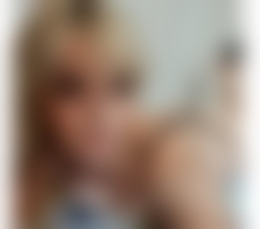 Escorts Central London Marylebone - Central London - Photos for Beatrice — Elegant, Warm & Irresistibly Charming