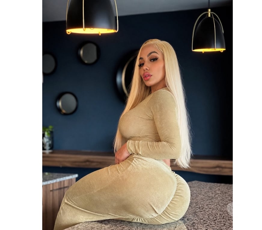 Trans Escorts South East London Vauxhall Station - South East London - Photos for Cynthia Brazilian Trans 🍒 💯