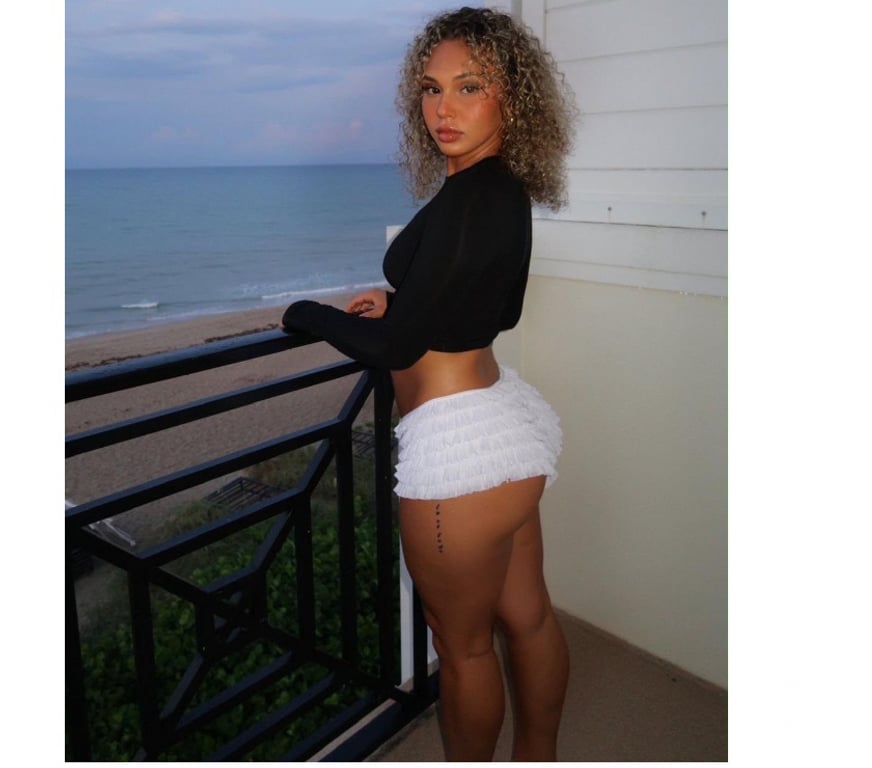 Escorts Leicestershire Leicester - Photos for Elegance, curves, and a company you’ll remember 🌸