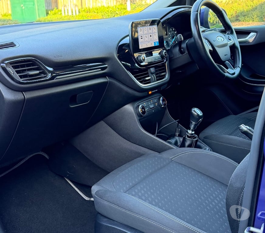 used cars for sale South West London Sutton - Photos for 2017 Ford fiesta 1L petrol 2 keys full service history