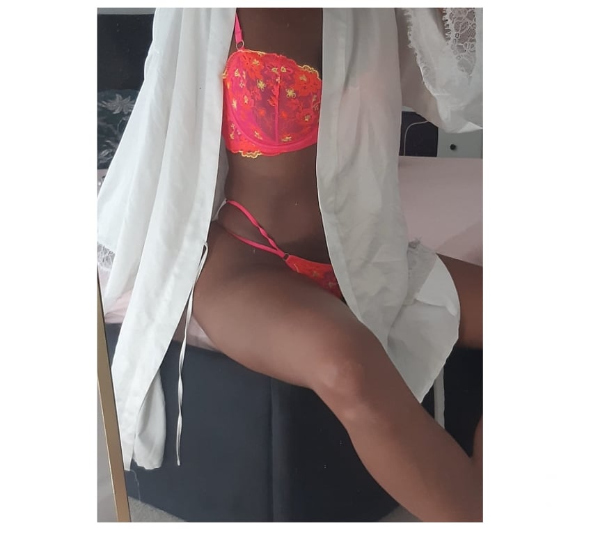 Escorts Ealing Northolt - Ealing - Photos for Classy french chocolate playmate 💋