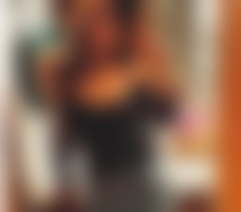 Escorts East London Canary Wharf - East London - Photos for LATINA SERVICES IN CANARY WHARF🥵❤️‍🔥🫣