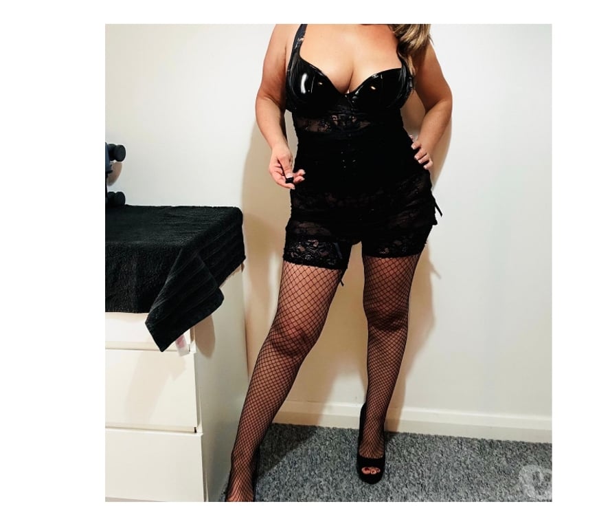 Escorts Hertfordshire Welwyn Hatfield - Photos for Massage and Strap-on