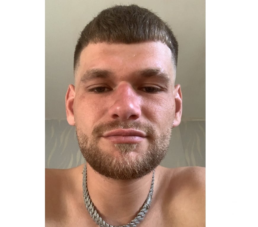 Escorts West Dunbartonshire Dumbarton - West Dunbartonshire - Photos for Romanian man looking to please