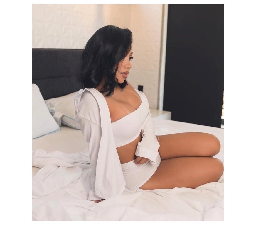 Escorts Warrington Warrington Town Centre - Warrington - Photos for AURA BIG 🍑 BEST OWO 💦 BEST GFE 😊