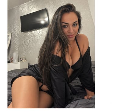 Escort Dartford Town Centre Dartford - Photos for HI 😘I'm new in town.