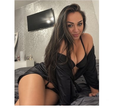 Escort Dartford Town Centre Dartford - Photos for HI 😘I'm new in town.