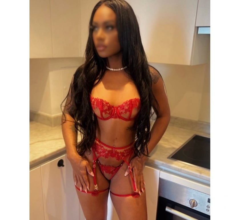 Escorts East London Canary Wharf - DLR Station - East London - Photos for Larissa Naughty GFE 😋