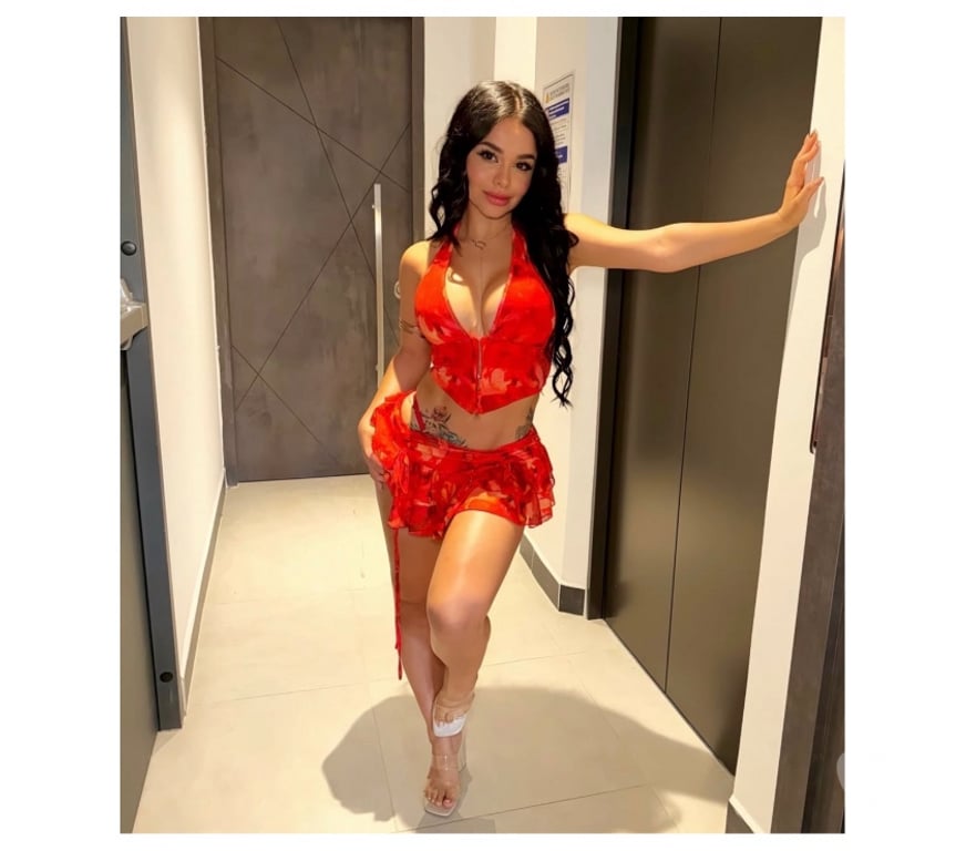 Escorts Surrey Spelthorne - Photos for 🌶️Lara Brazilian Hot 🥵 Party Girls 🥂🎉