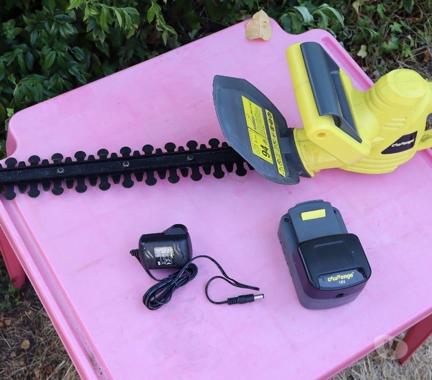 Garden, Outdoor & DIY Hampshire Southampton - Photos for Challenge 18v Cordless Hedge Trimmer
