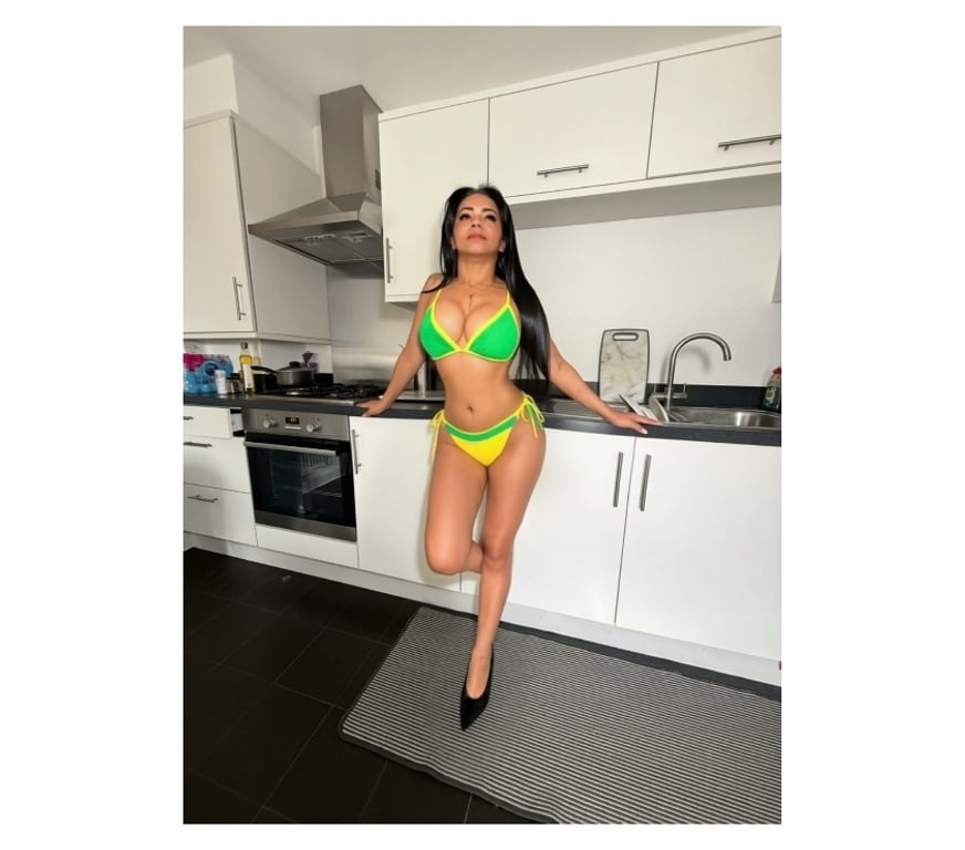 Escorts Essex Braintree - Photos for Gaby🍾🔥Beautiful Natural Brazilian party girl 🔥🍾