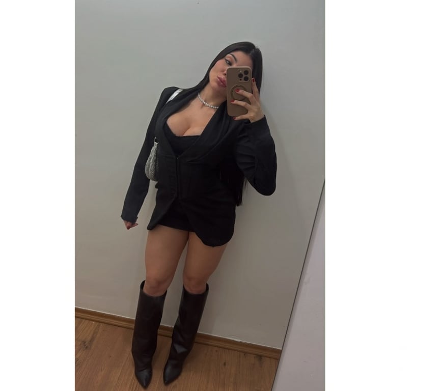 Escorts East London Gants Hill Station - East London - Photos for EXOTIC BIG BOOTY BRAZILIAN PARTY GIRL SCARLETT