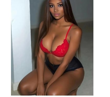  Escorts Hull City Centre Hull - Photos for Alexa , New in the town , party girl 💕❤️