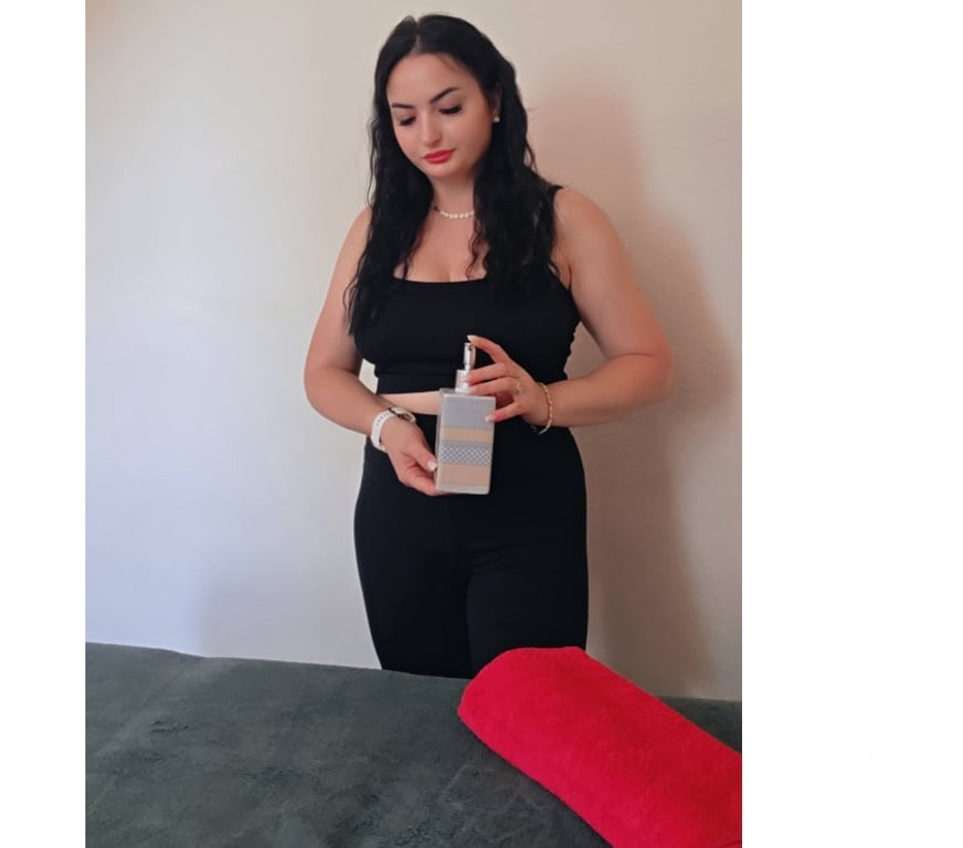Escorts West Yorkshire Leeds - Photos for Professional Deep tissue massage by Jennifer 💆