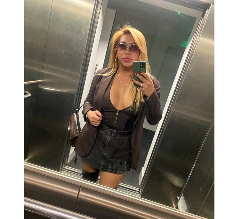 Trans Escorts East London Poplar - DLR Station - East London - Photos for Selene XL top and bottom very fuccional