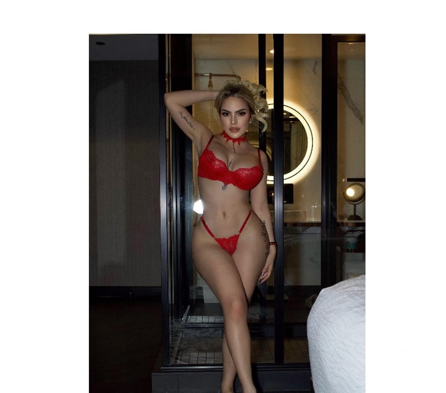 Trans Escorts Warrington Warrington Town Centre - Warrington - Photos for Bella Lovely Model Ts Around X