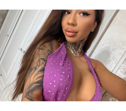Transsexual Guildford Town Centre Guildford - Photos for Cori Real Trans Bombshell