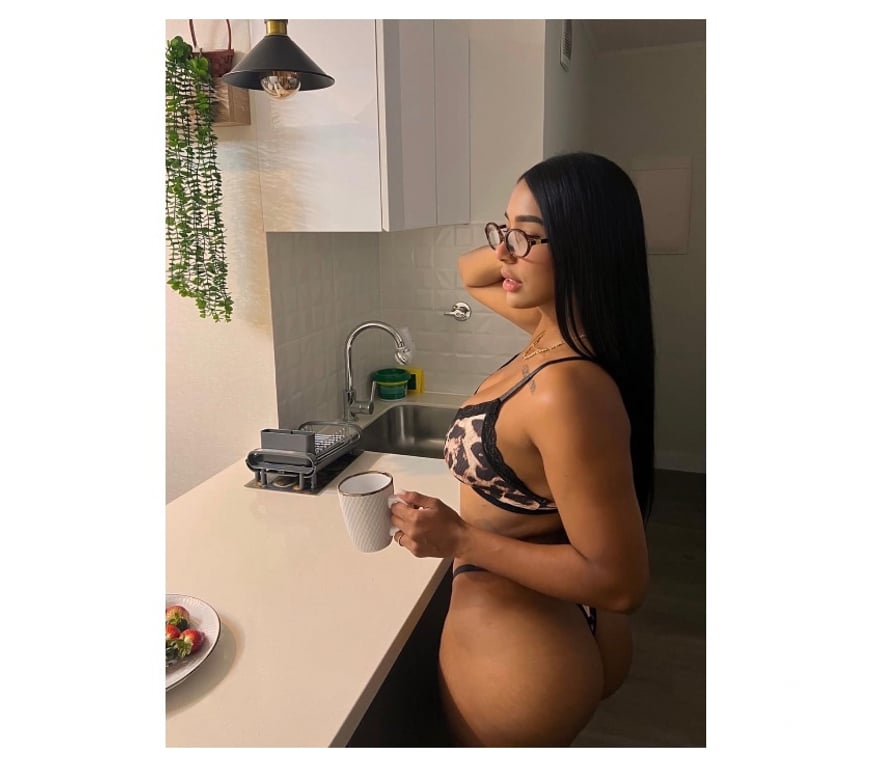 Escorts South East London Peckham - South East London - Photos for GORGEOUS BRUNETTE🍑LOVELY MISTRESS💋GFE