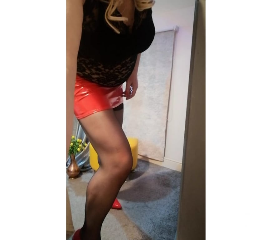 Trans Escorts Hull Hull City Centre - Hull - Photos for HULL OLD town ● OIL BODY MASSAGE+ ● SLUTY tranny LiLLY