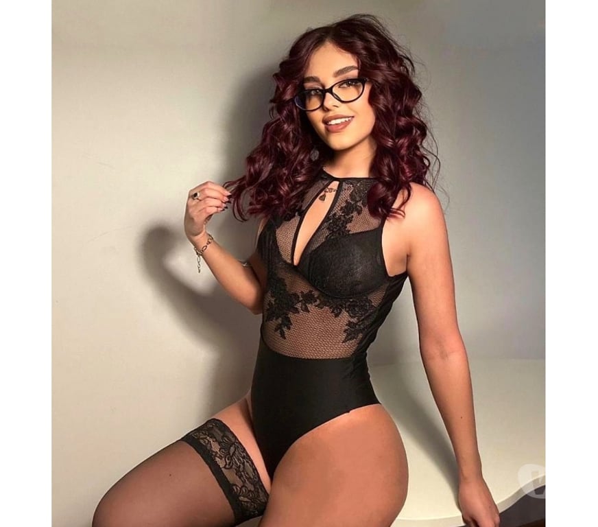 Escorts Surrey Runnymede - Photos for New in town ella party