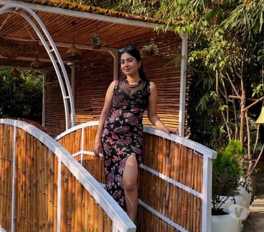 Escorts West Midlands Birmingham - Photos for Warm & Welcoming Indian Companion.
