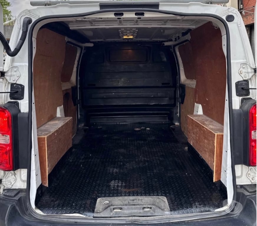 vans for sale Greater Manchester Oldham - Photos for Man and van in Manchester, house removal and moving house