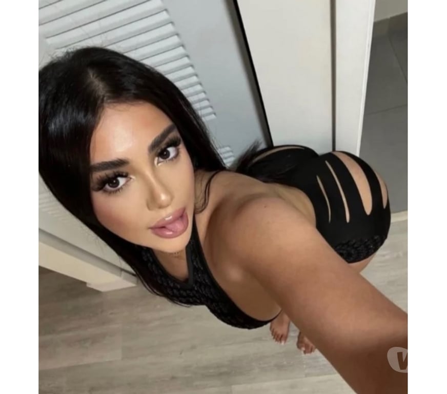 Escorts Hampshire Rushmoor - Photos for Carla big tits curvy gf experience party girl