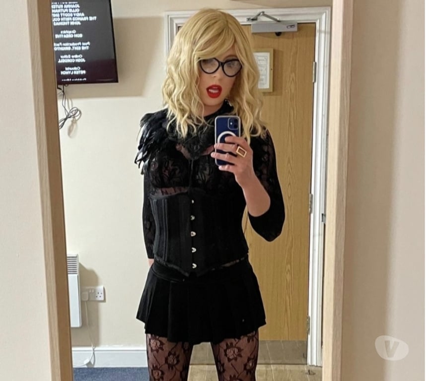 Trans Escorts East London Redbridge - Photos for CD Looking to Meet Tonight — Message Me on WhatsApp