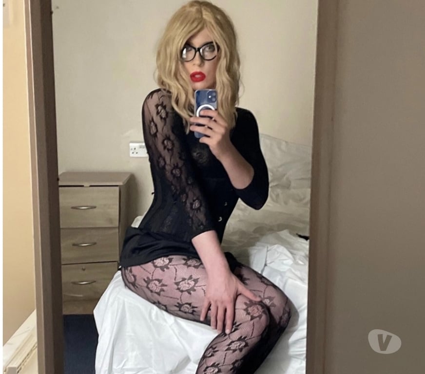 Trans Escorts East London Redbridge - Photos for CD Looking to Meet Tonight — Message Me on WhatsApp
