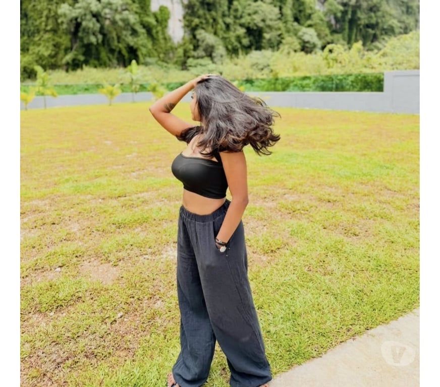 Escorts East London Bow Road Station - East London - Photos for South indian Girl Rina New To Town ❣️ ( WHATSAPP ME)