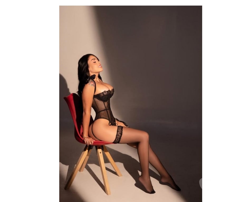 Escorts Glasgow Port Dundas Business Park - Glasgow - Photos for Hi, I'm Pamela, a beautiful Cuban woman ready to please you