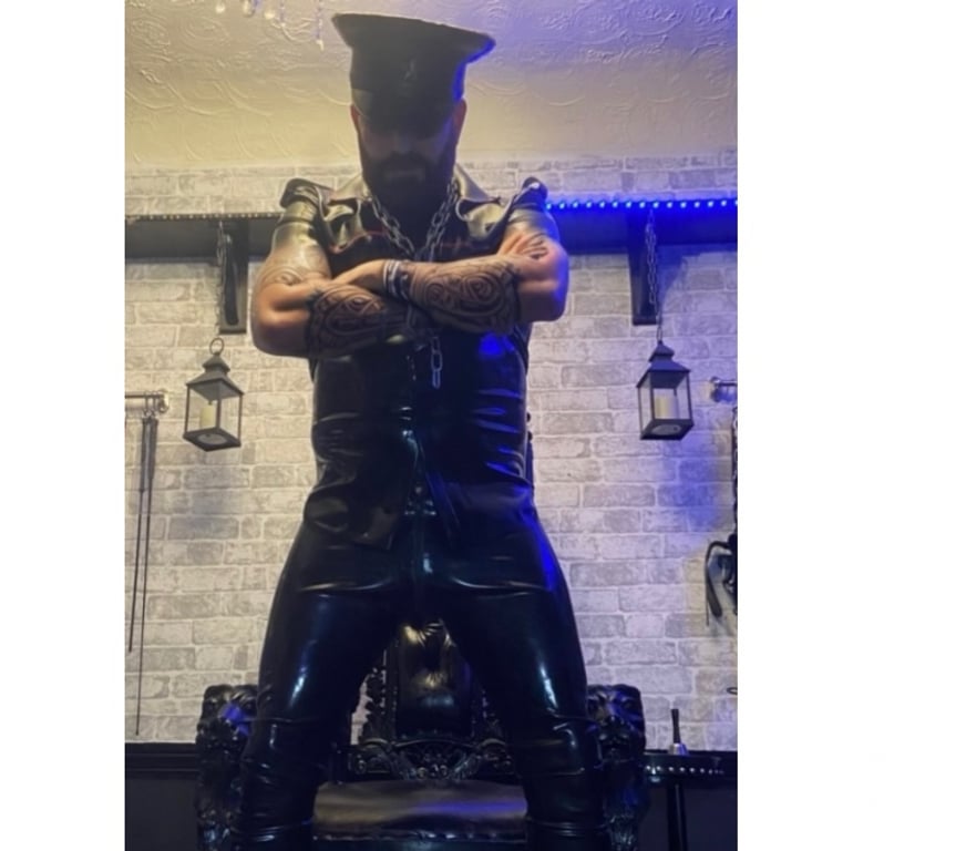  Gay massage West Midlands Birmingham - Photos for BDSM Master Eric 07304338438