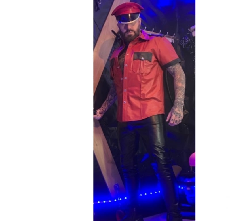  Gay massage West Midlands Birmingham - Photos for BDSM Master Eric 07304338438