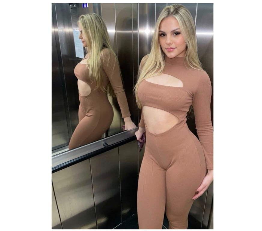 Escorts Wiltshire Swindon - Photos for SARA PARTY 🌸🍑NEW IN TOWN - AVAILABLE