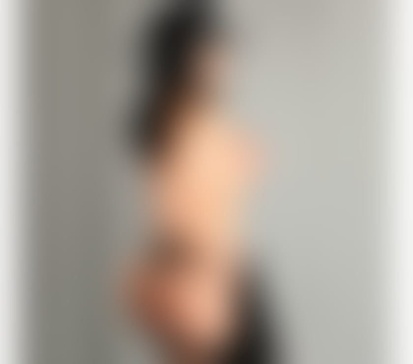 Escorts Gloucestershire Gloucester - Photos for 🌟 Mature Companion • Relaxed & Private 🌟