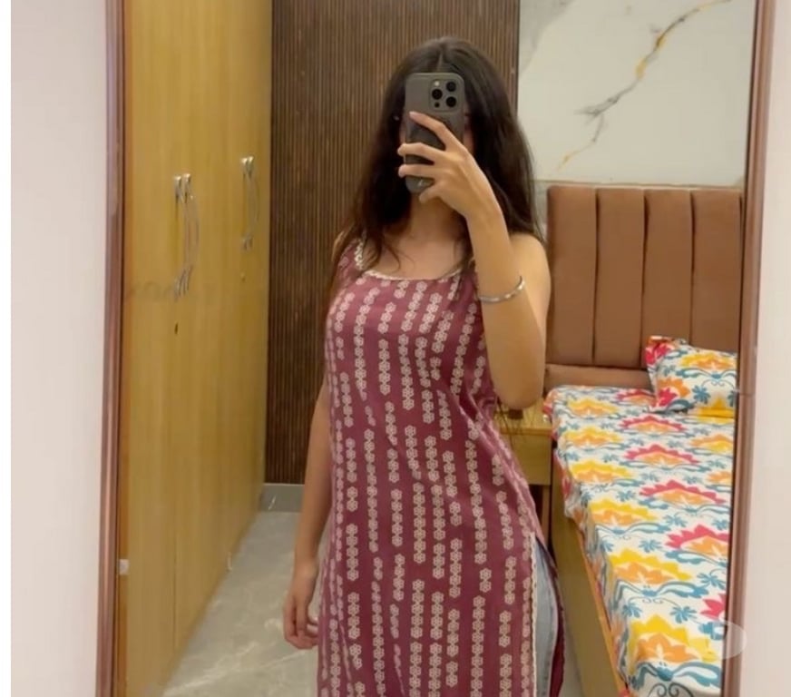 Escorts East London Aldgate East Station - East London - Photos for Hottest Priyaa Indian 🇮🇳 E1